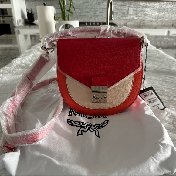 Authentic MCM Leather Patricia Colorblock Small Crossbody Bag Handbag NEW - Picture 2 of 13